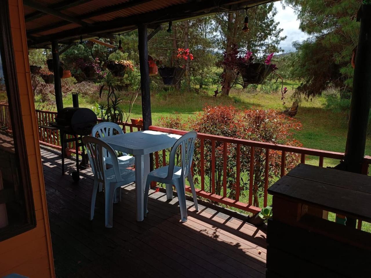 Chalets Amarelo Suesca Exterior photo